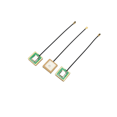 Fabricante Antenna GPS de cerámica activa de alta ganancia incorporada con conector femenino U. FL Ipex